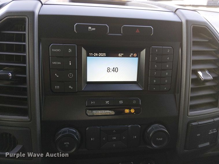 image for item EE4991 2021 Ford F450 flatbed truck