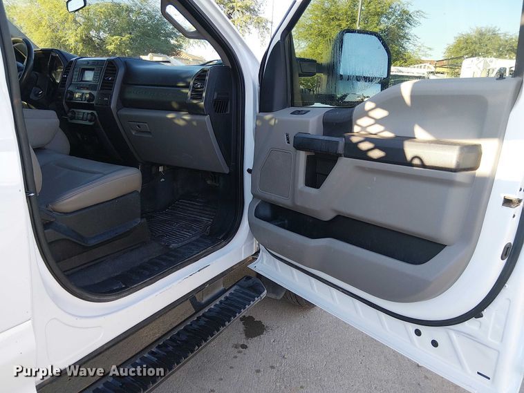 image for item EE4991 2021 Ford F450 flatbed truck