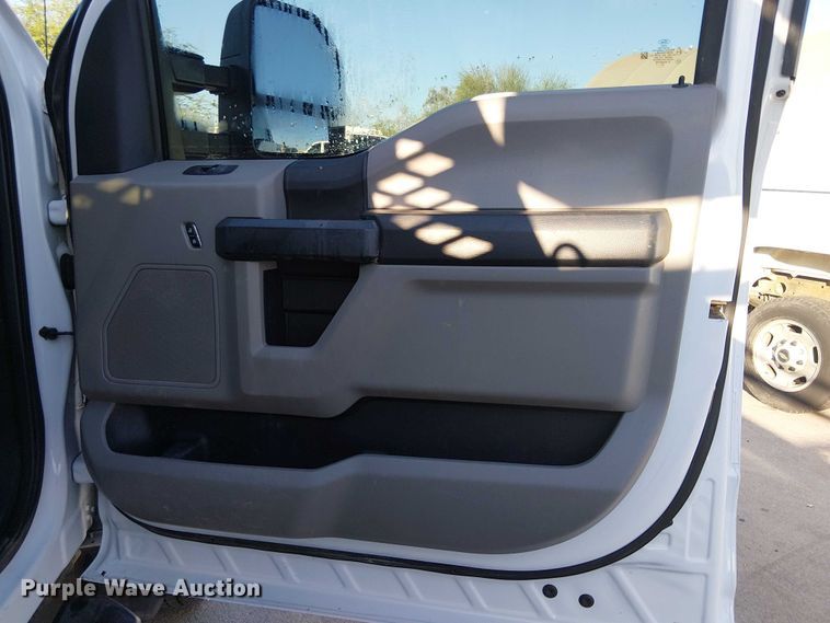 image for item EE4991 2021 Ford F450 flatbed truck