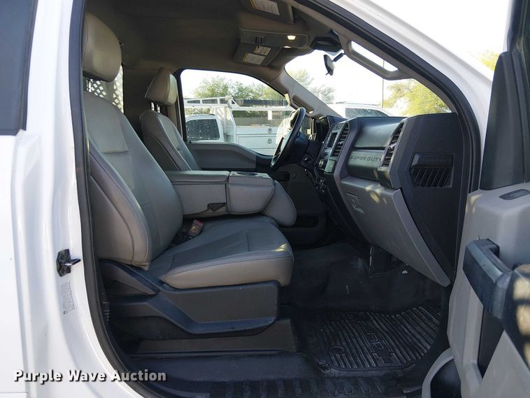 image for item EE4991 2021 Ford F450 flatbed truck