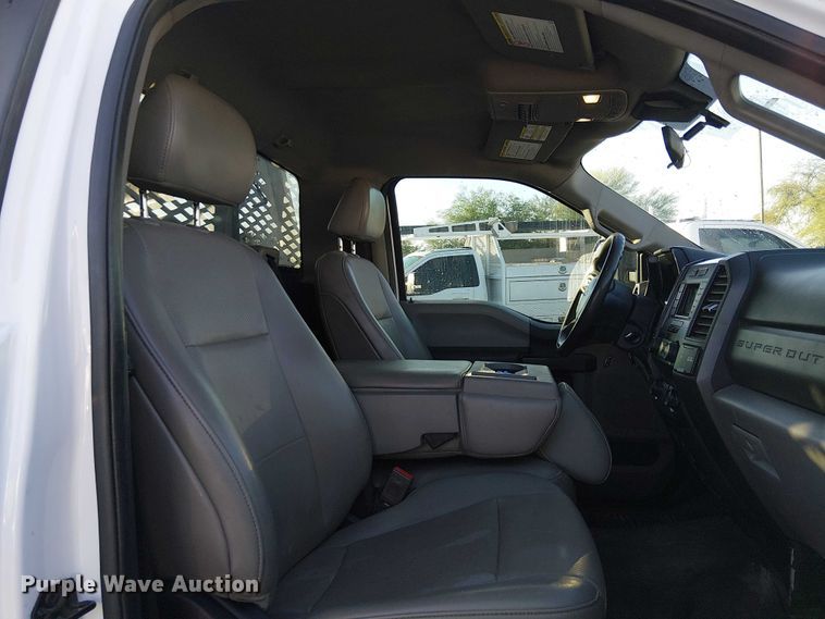 image for item EE4991 2021 Ford F450 flatbed truck