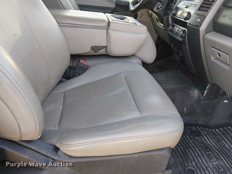 image for item EE4991 2021 Ford F450 flatbed truck