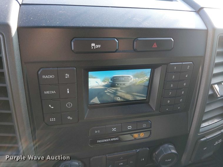 image for item EE4991 2021 Ford F450 flatbed truck