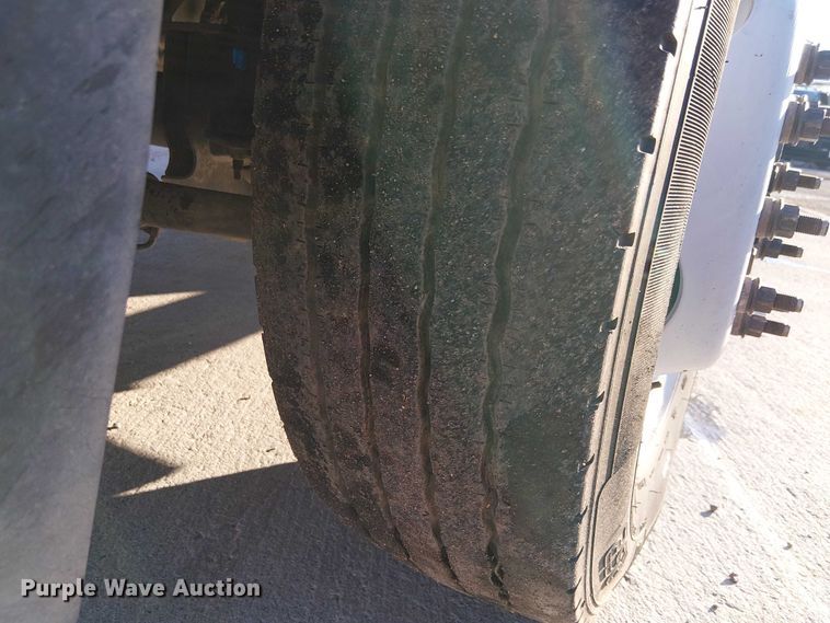 image for item EE4991 2021 Ford F450 flatbed truck