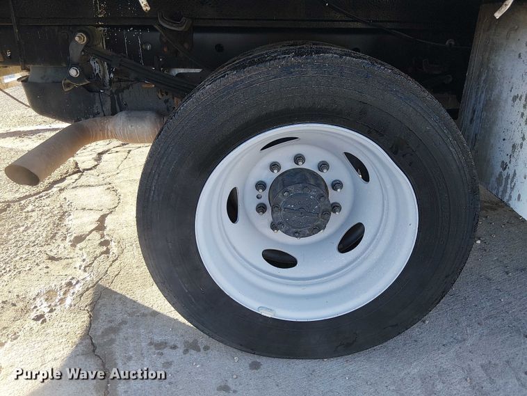 image for item EE4991 2021 Ford F450 flatbed truck