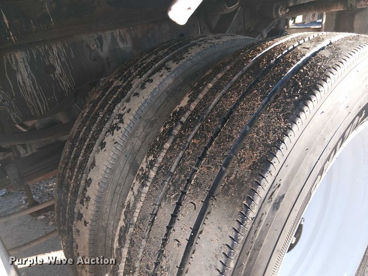 image for item EE4991 2021 Ford F450 flatbed truck