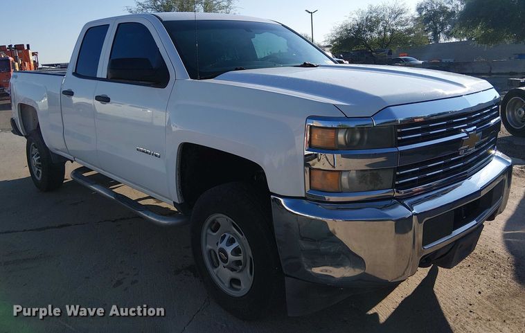 image for item EE4994 2015 Chevrolet Silverado 2500HD Double Cab pickup truck