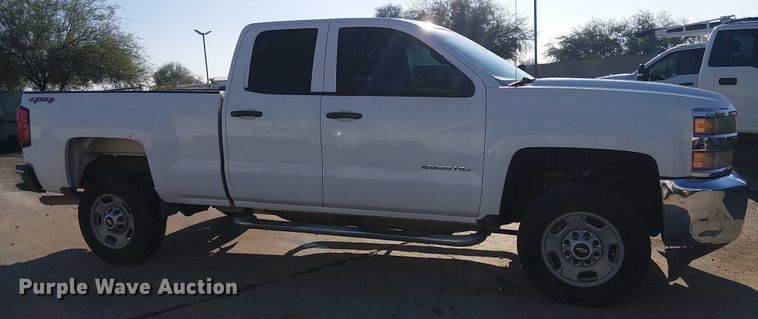 image for item EE4994 2015 Chevrolet Silverado 2500HD Double Cab pickup truck