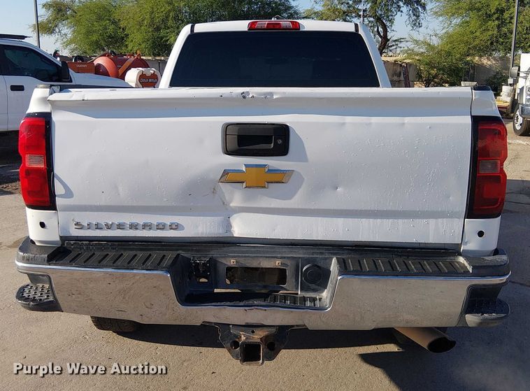 image for item EE4994 2015 Chevrolet Silverado 2500HD Double Cab pickup truck