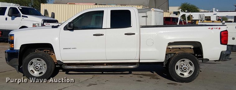 image for item EE4994 2015 Chevrolet Silverado 2500HD Double Cab pickup truck