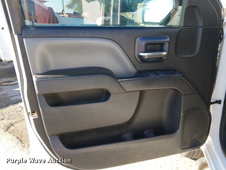 image for item EE4994 2015 Chevrolet Silverado 2500HD Double Cab pickup truck