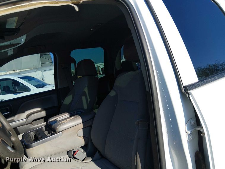 image for item EE4994 2015 Chevrolet Silverado 2500HD Double Cab pickup truck