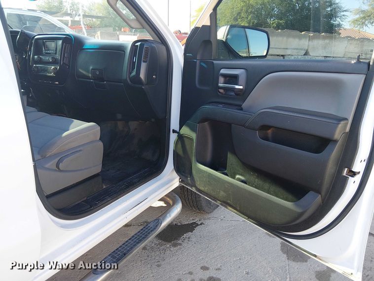 image for item EE4994 2015 Chevrolet Silverado 2500HD Double Cab pickup truck