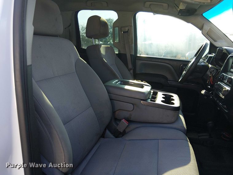 image for item EE4994 2015 Chevrolet Silverado 2500HD Double Cab pickup truck