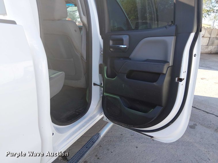 image for item EE4994 2015 Chevrolet Silverado 2500HD Double Cab pickup truck