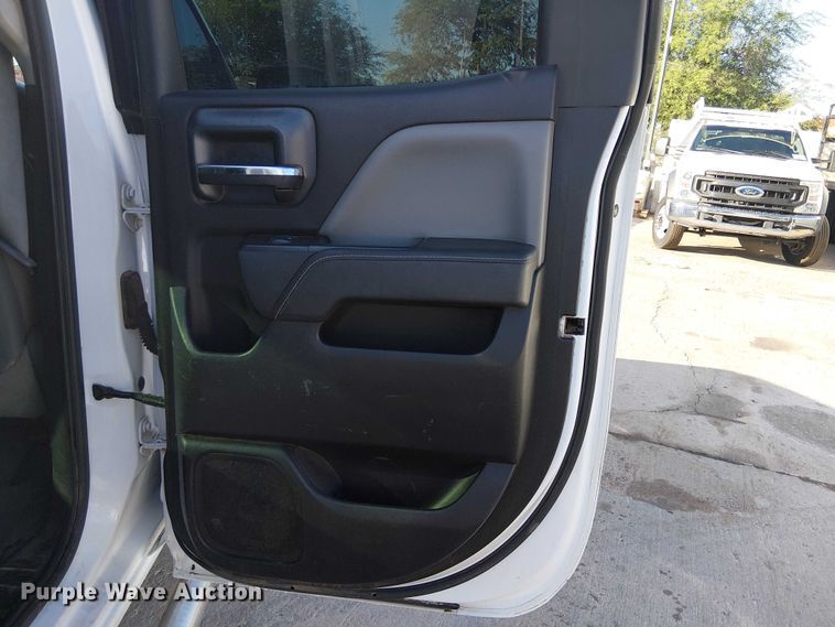 image for item EE4994 2015 Chevrolet Silverado 2500HD Double Cab pickup truck