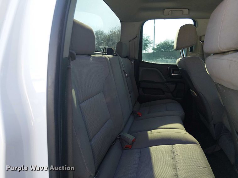 image for item EE4994 2015 Chevrolet Silverado 2500HD Double Cab pickup truck