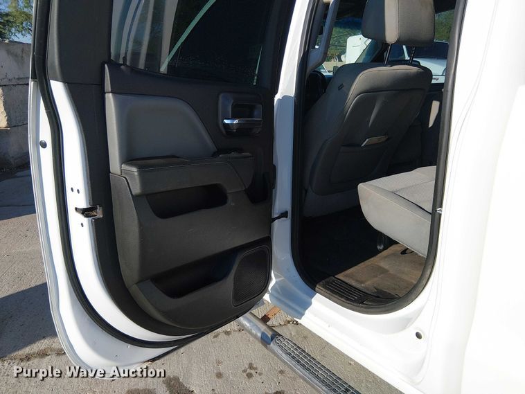 image for item EE4994 2015 Chevrolet Silverado 2500HD Double Cab pickup truck