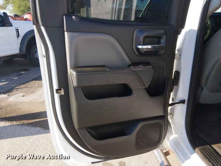 image for item EE4994 2015 Chevrolet Silverado 2500HD Double Cab pickup truck