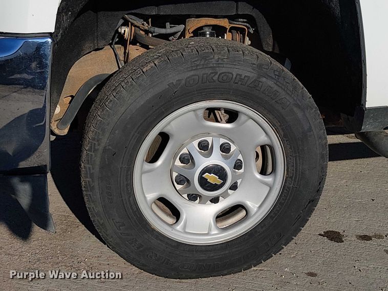 image for item EE4994 2015 Chevrolet Silverado 2500HD Double Cab pickup truck