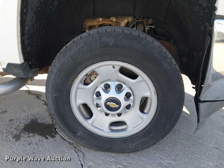 image for item EE4994 2015 Chevrolet Silverado 2500HD Double Cab pickup truck