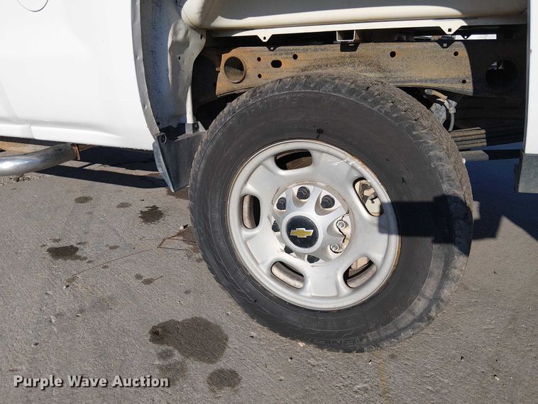 image for item EE4994 2015 Chevrolet Silverado 2500HD Double Cab pickup truck