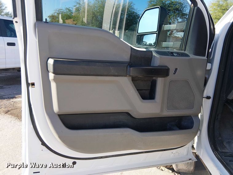 image for item EE4995 2021 Ford F450 Super Duty flatbed truck