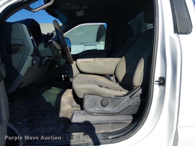 image for item EE4995 2021 Ford F450 Super Duty flatbed truck