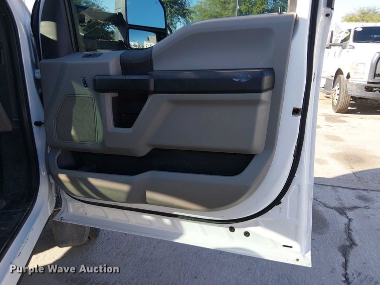 image for item EE4995 2021 Ford F450 Super Duty flatbed truck