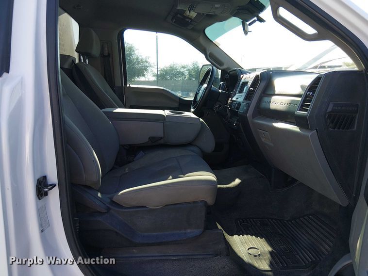 image for item EE4995 2021 Ford F450 Super Duty flatbed truck