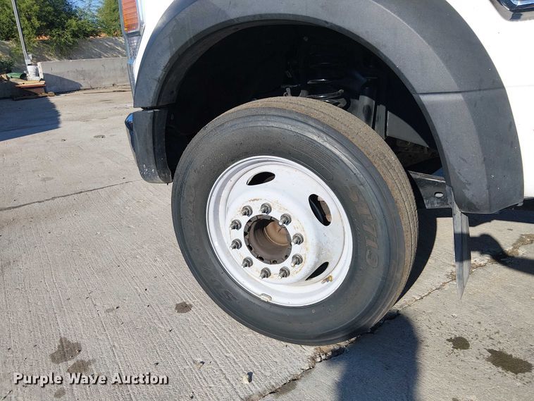 image for item EE4995 2021 Ford F450 Super Duty flatbed truck