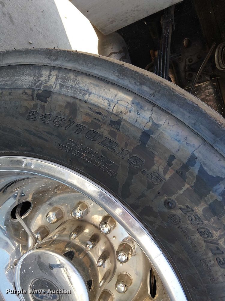 image for item EE4995 2021 Ford F450 Super Duty flatbed truck