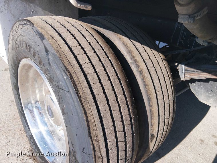 image for item EE4995 2021 Ford F450 Super Duty flatbed truck