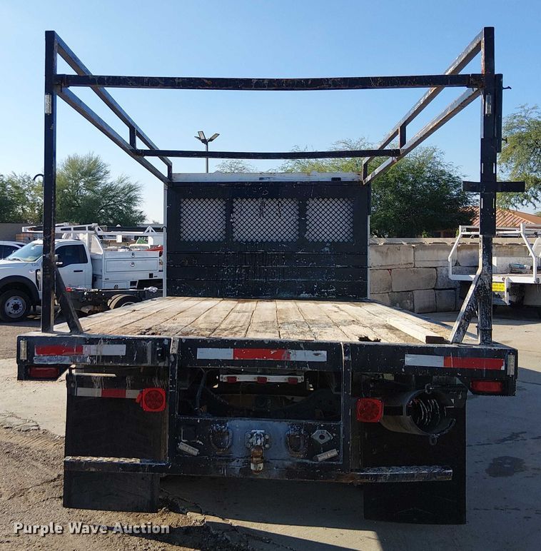 image for item EE4996 2016 Ford F750 flatbed truck