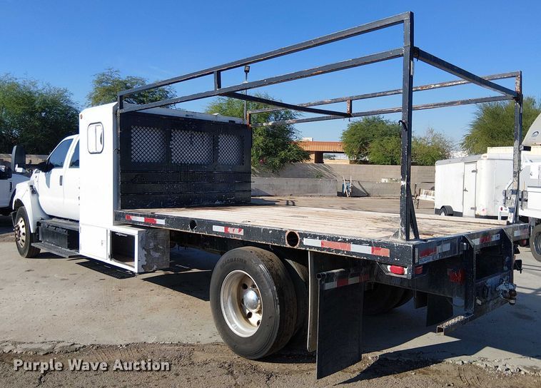 image for item EE4996 2016 Ford F750 flatbed truck