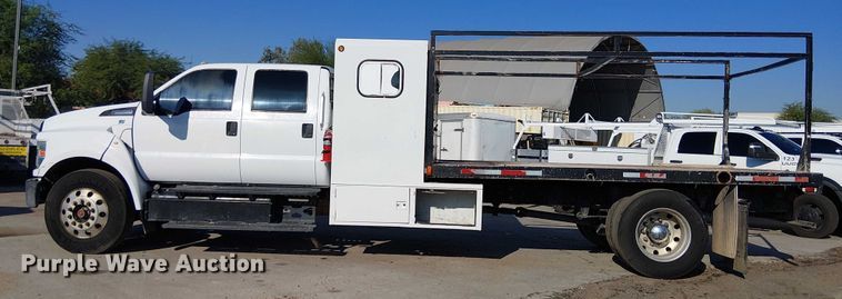 image for item EE4996 2016 Ford F750 flatbed truck