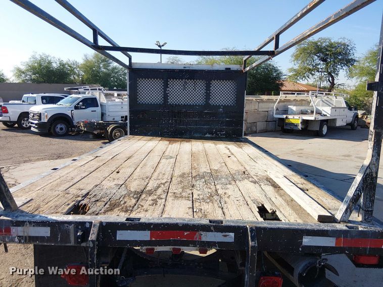 image for item EE4996 2016 Ford F750 flatbed truck