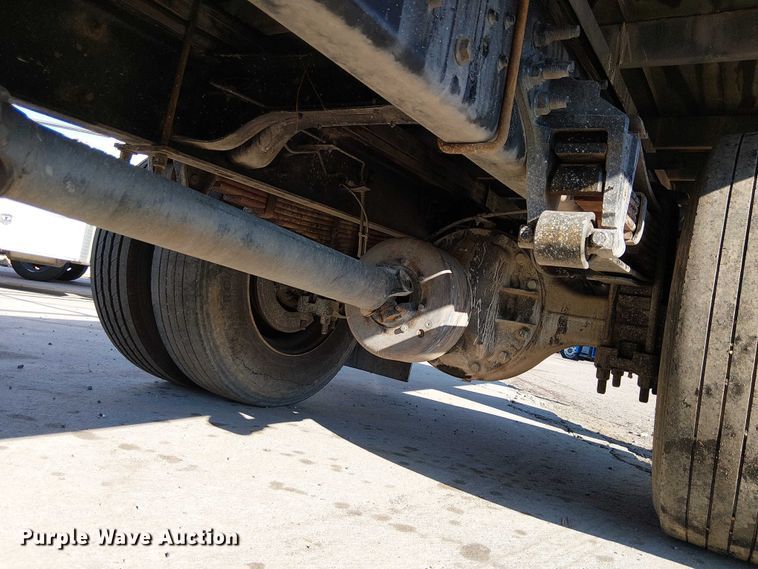 image for item EE4996 2016 Ford F750 flatbed truck