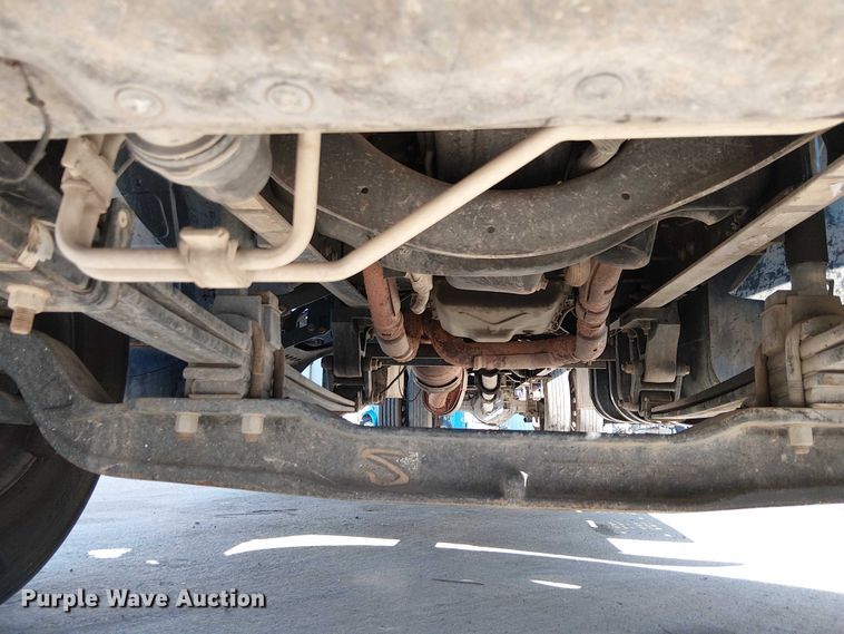 image for item EE4996 2016 Ford F750 flatbed truck