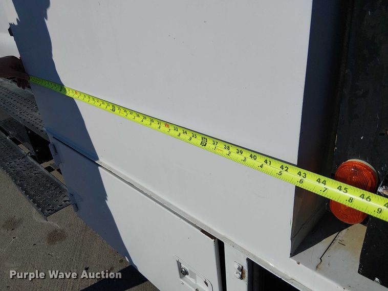 image for item EE4996 2016 Ford F750 flatbed truck