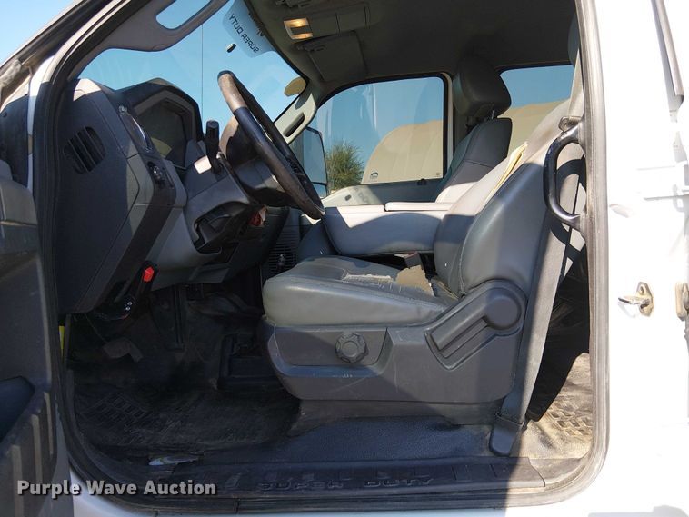 image for item EE4996 2016 Ford F750 flatbed truck