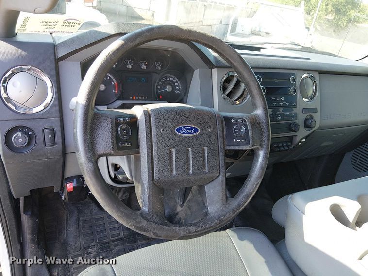 image for item EE4996 2016 Ford F750 flatbed truck