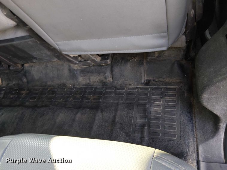 image for item EE4996 2016 Ford F750 flatbed truck