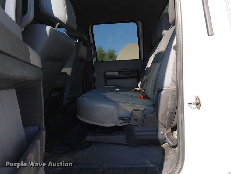 image for item EE4996 2016 Ford F750 flatbed truck