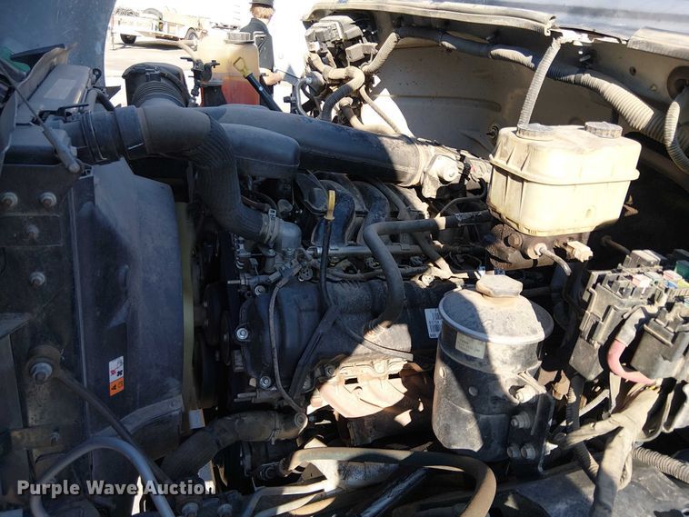 image for item EE4996 2016 Ford F750 flatbed truck