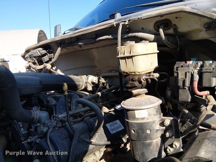 image for item EE4996 2016 Ford F750 flatbed truck