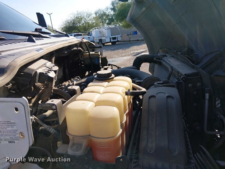 image for item EE4996 2016 Ford F750 flatbed truck