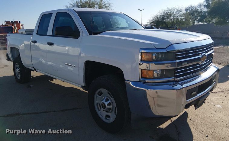 image for item EE4997 2016 Chevrolet Silverado 2500HD Double Cab pickup truck