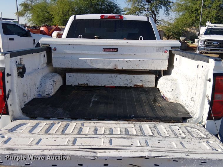 image for item EE4997 2016 Chevrolet Silverado 2500HD Double Cab pickup truck