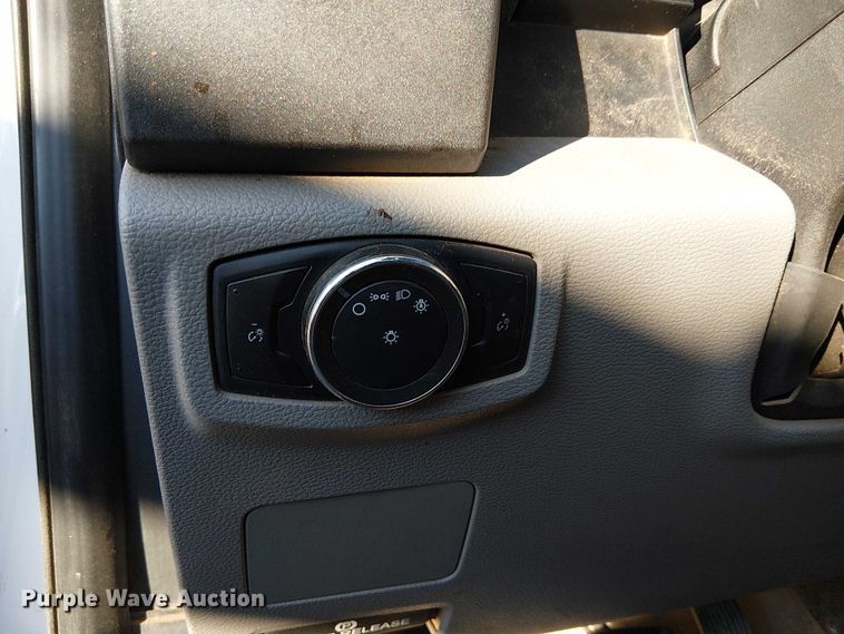 image for item EE4998 2021 Ford F450 Super Duty truck cab and chassis